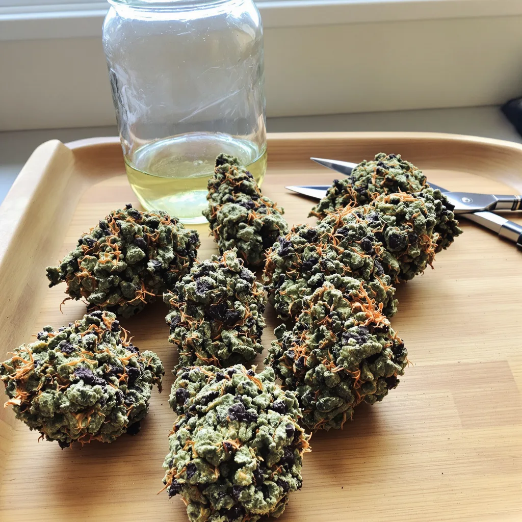 Pure OG 86% indica / 14% sativa flower with visible trichomes